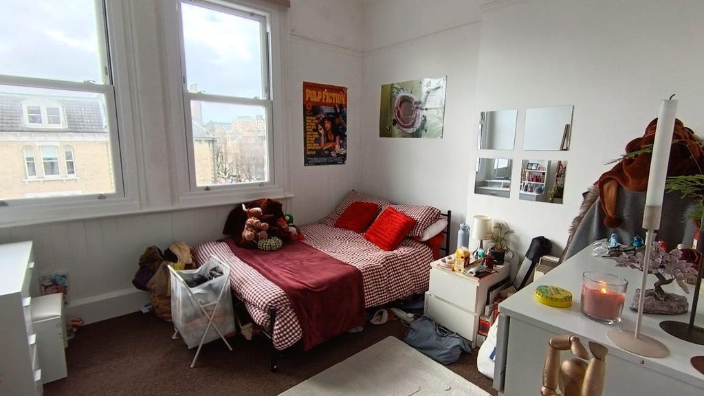 Property photo 3 of 6