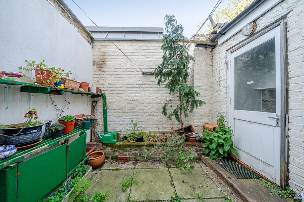 Property photo 3 of 16
