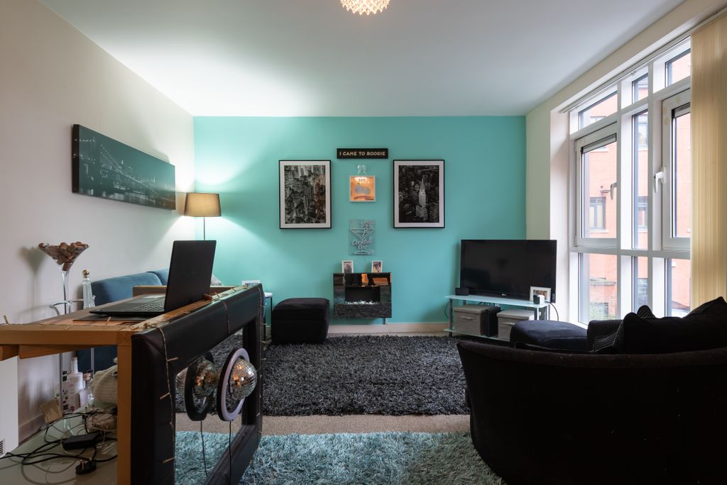 Property photo 2 of 21