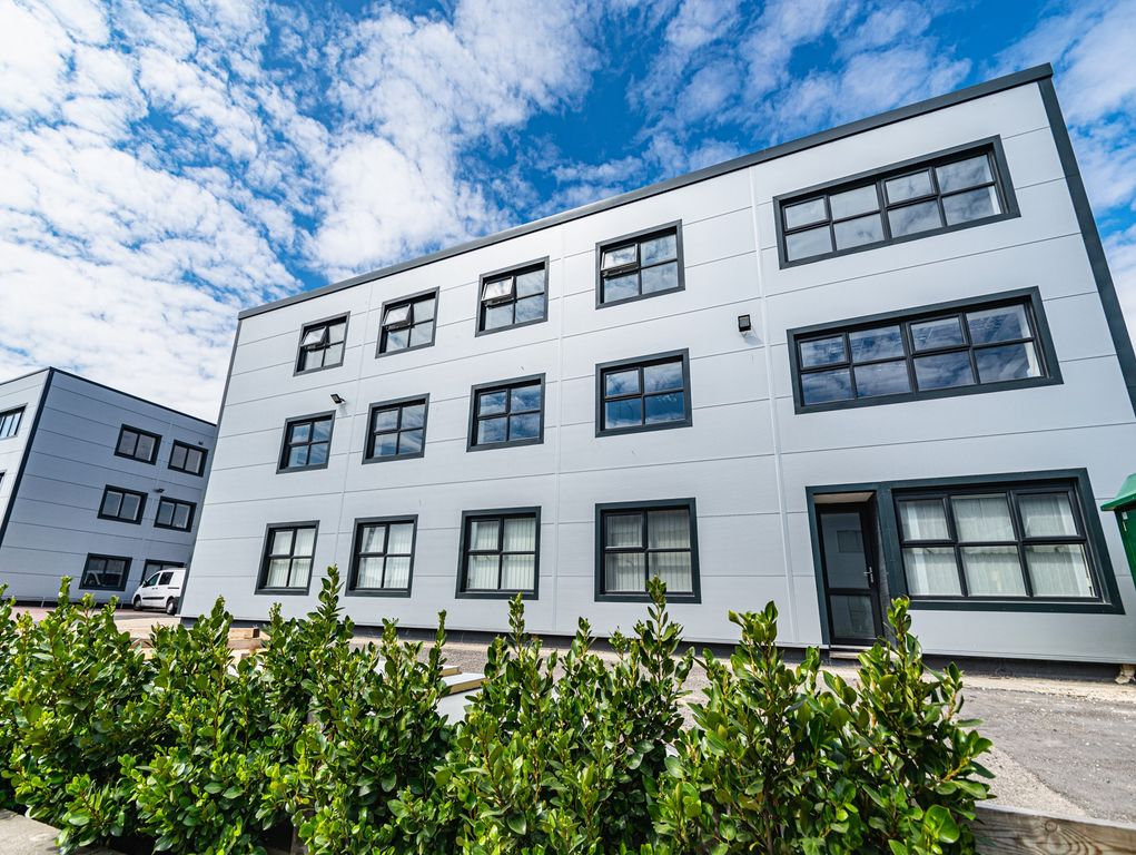 Property photo 1 of 3