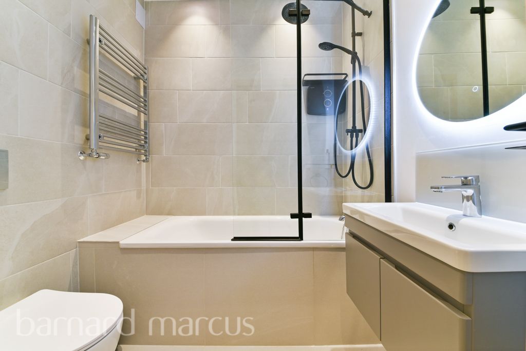Property photo 2 of 8 Bathroom