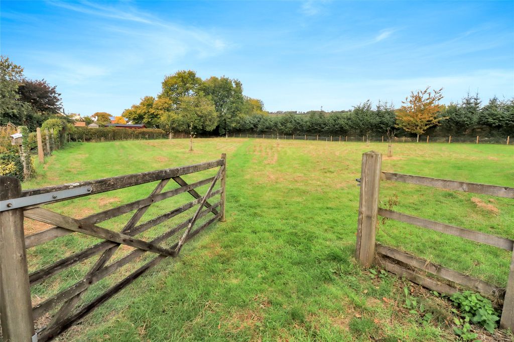 Property photo 3 of 25 Picture No. 12