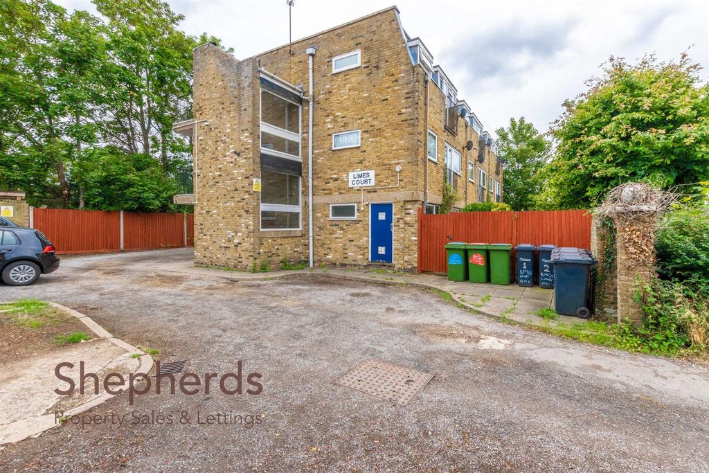 Property photo 3 of 11