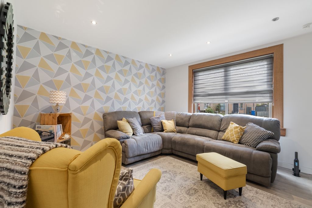 Additional image 4 of 2 bed flat for saleAlmond Street, Grangemouth FK3