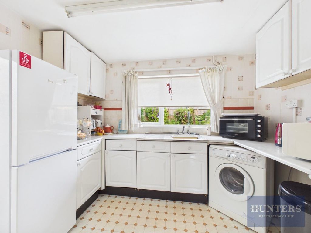 Property photo 3 of 13 Kitchen