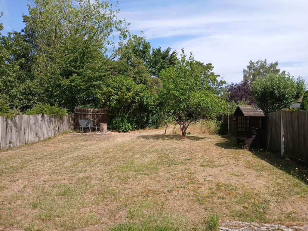 Property photo 2 of 20