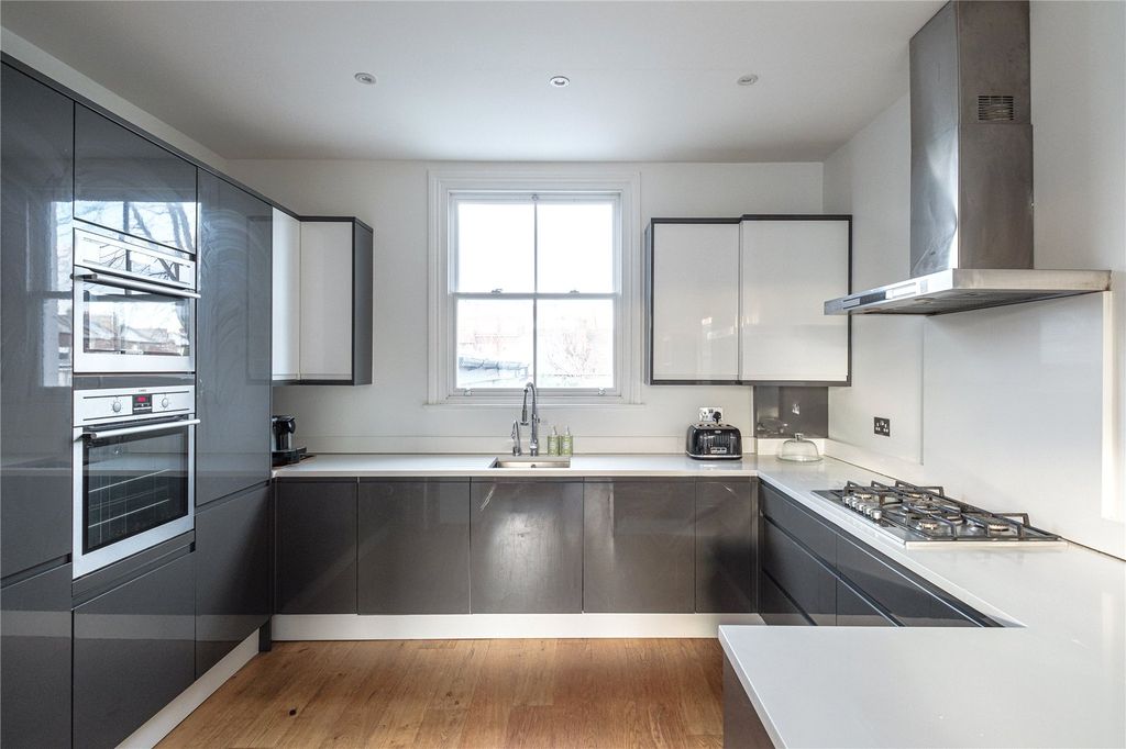 Property photo 3 of 12 Picture No. 29