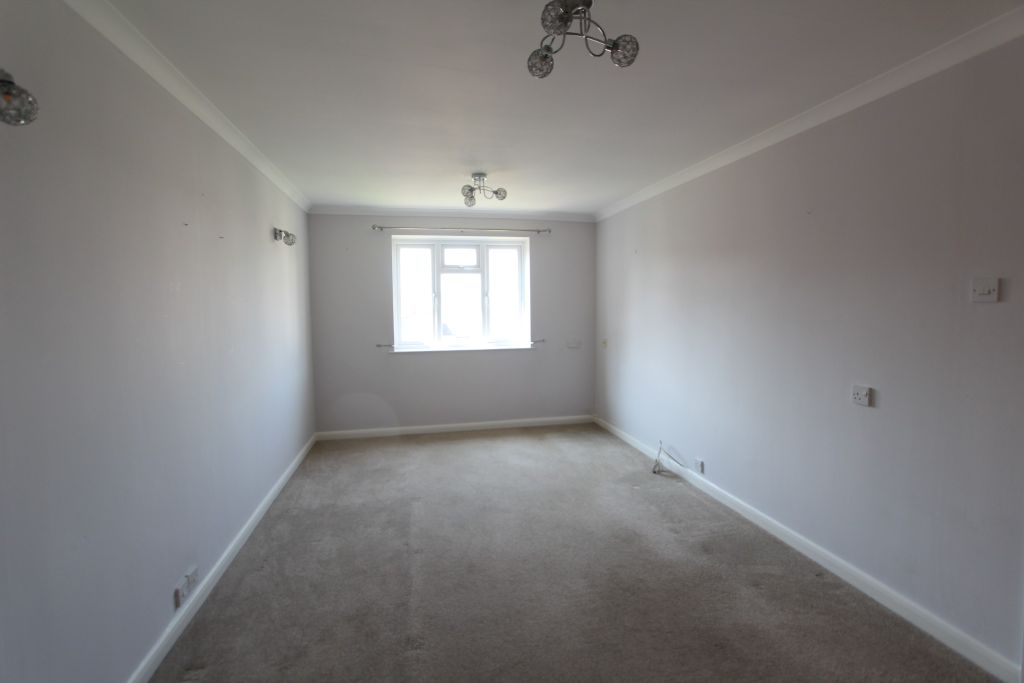 Property photo 2 of 7 Living Room