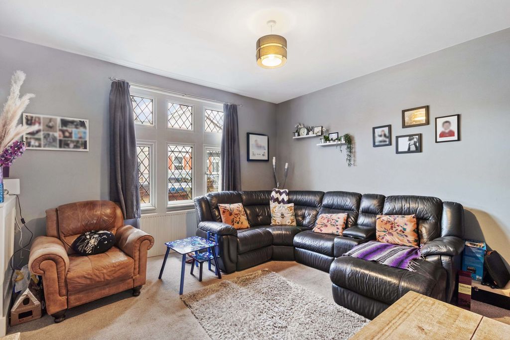 Property photo 2 of 19