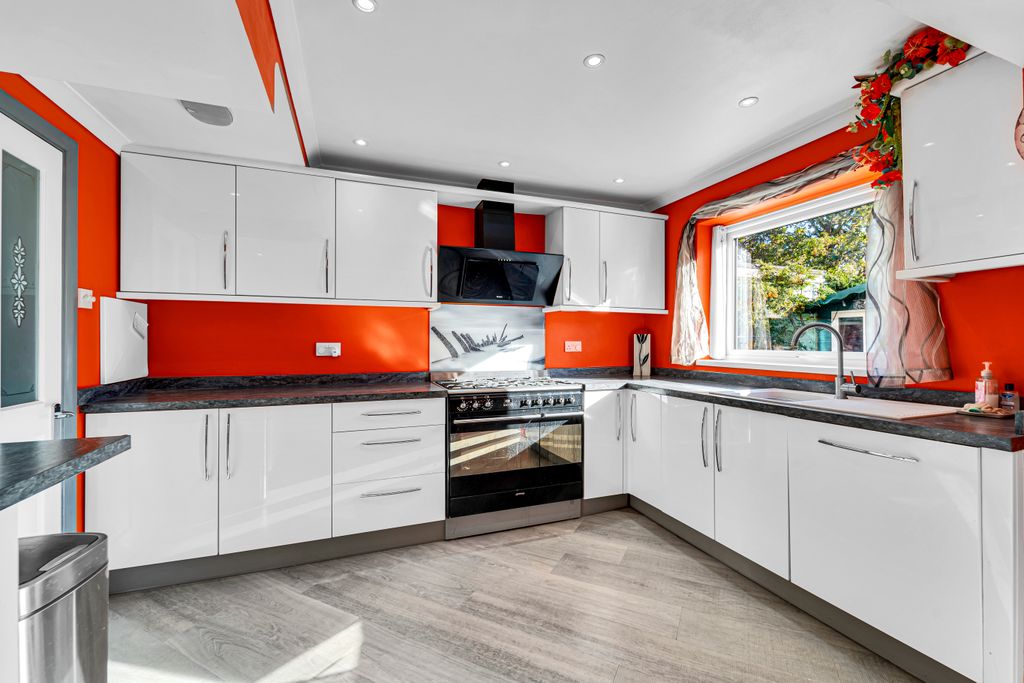 Property photo 3 of 18 Dsc08277