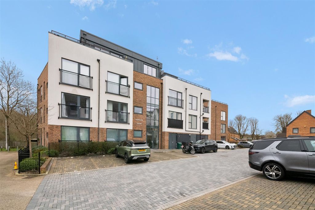 Property photo 3 of 13