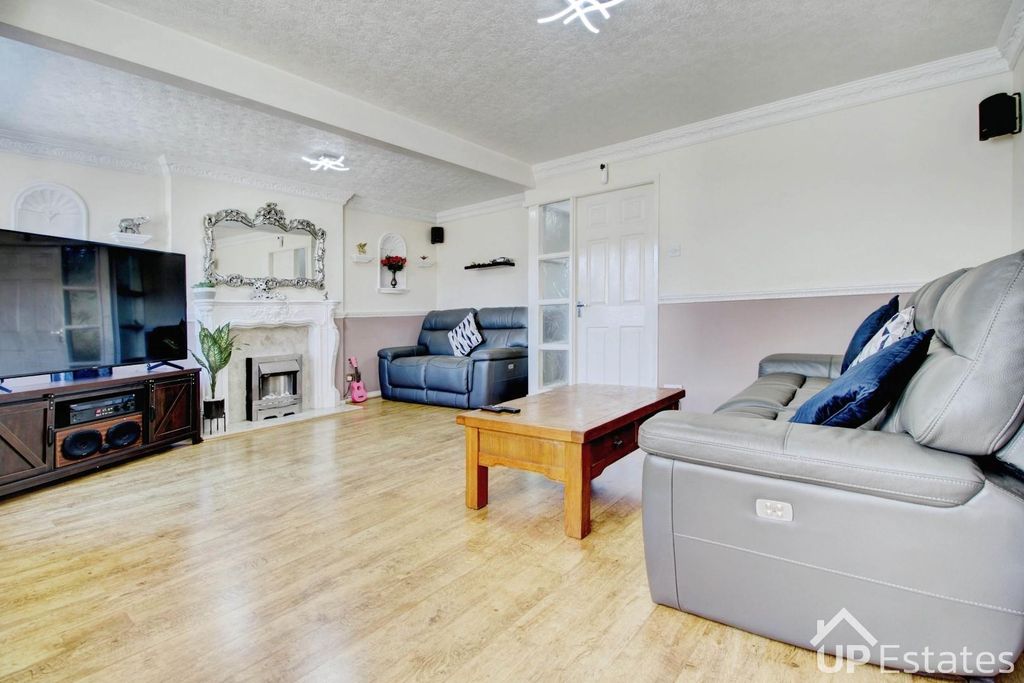 Property photo 2 of 30