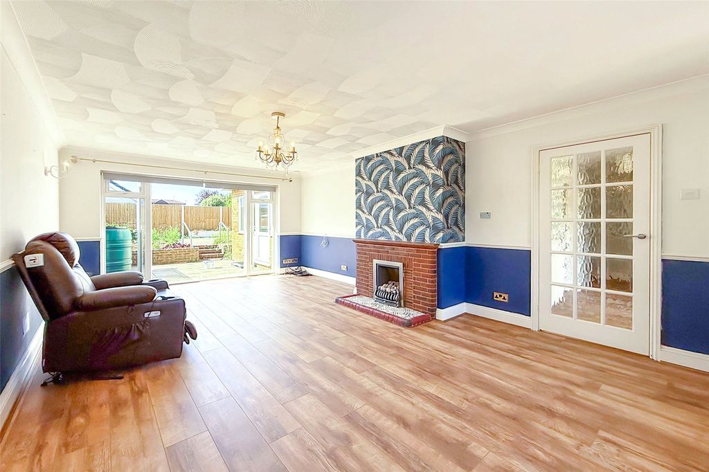 Property photo 2 of 19 Picture No. 15