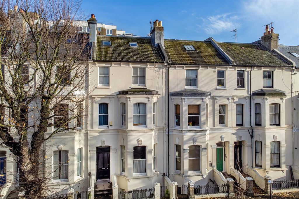 Property photo 1 of 13 Exterior