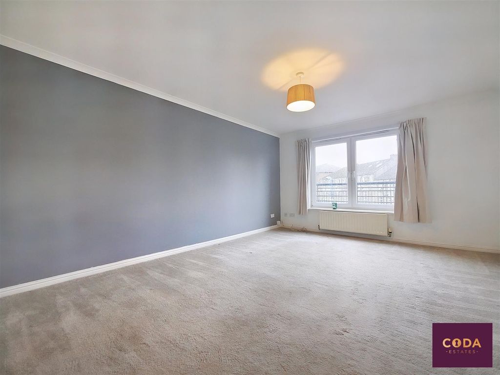 Property photo 3 of 9 P2080325.Jpg