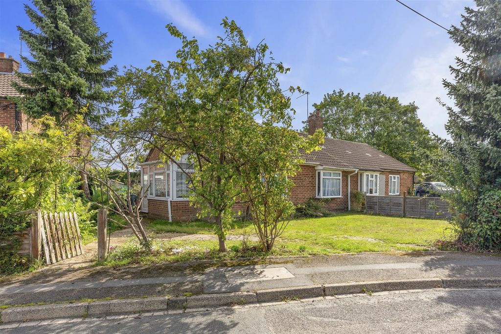 Property photo 1 of 13 2 Ridings Cottages, Earl Howe Rd, Hp15 6Qq-14.Jpg