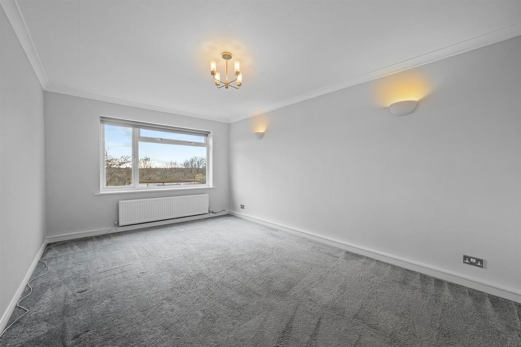 Property photo 2 of 14 Dsc00776.Jpg