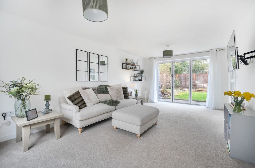 Property photo 3 of 14 1401393-6-6985Ddb...
