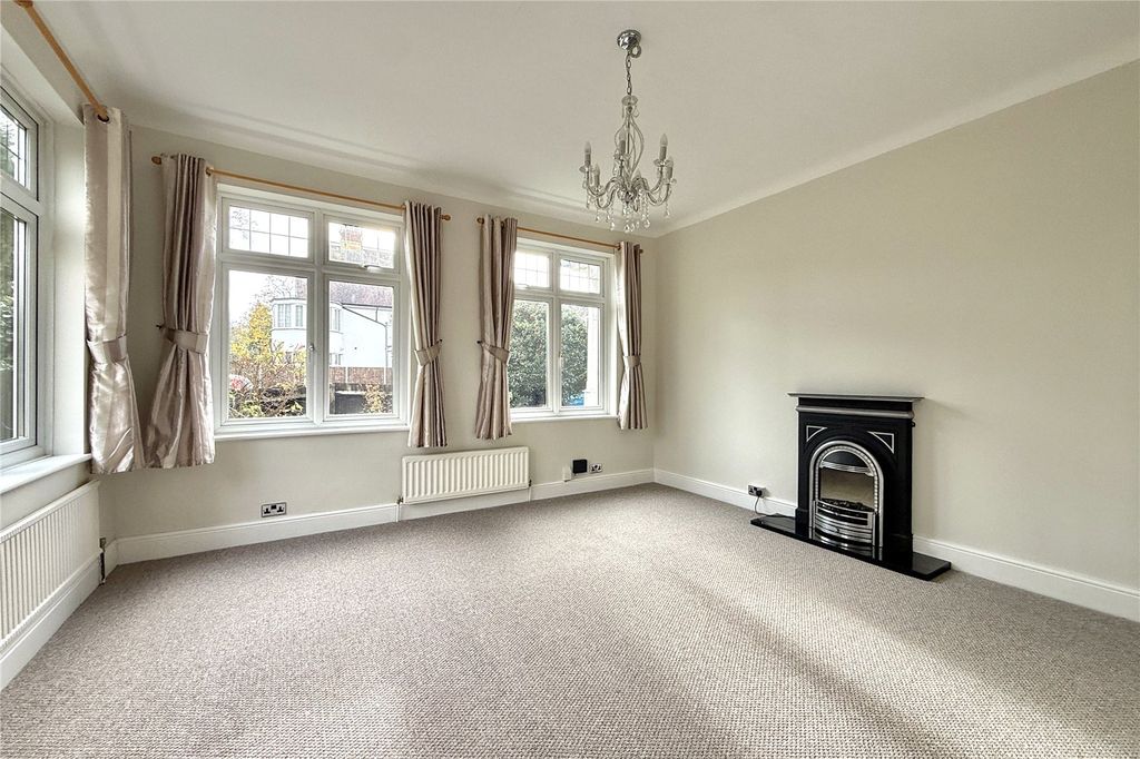 Property photo 2 of 12 Picture 2