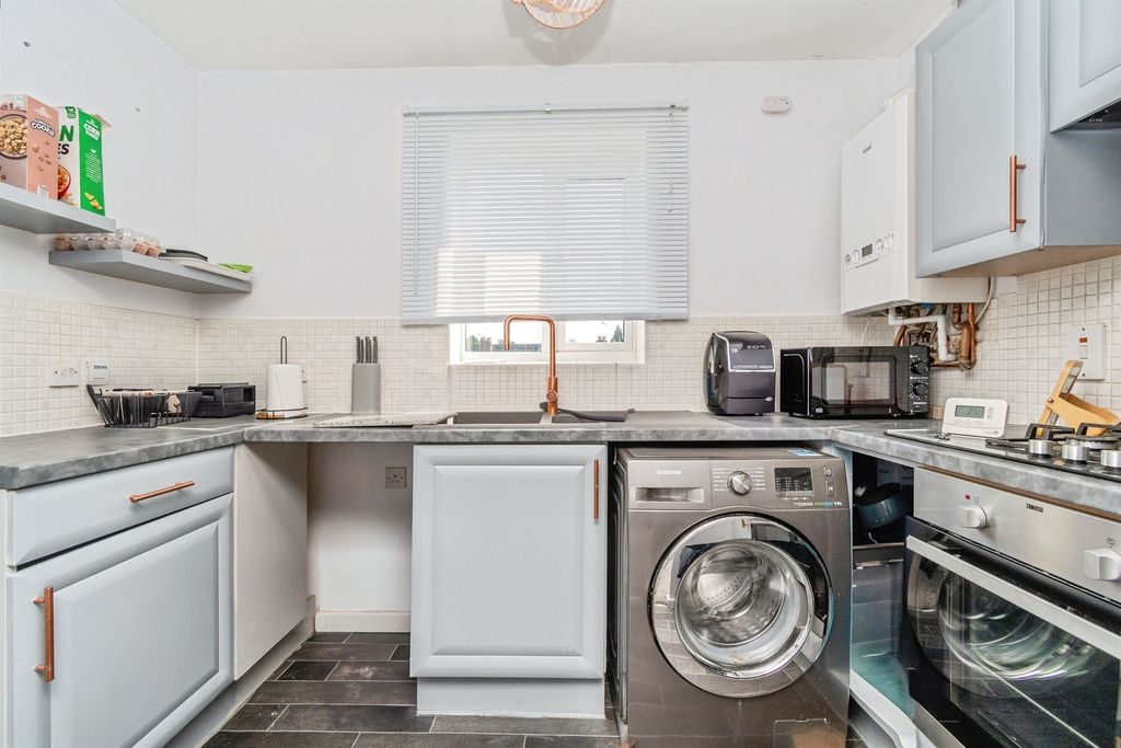 Property photo 3 of 11