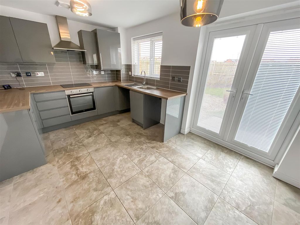 Property photo 2 of 9 Kitchen.Jpg