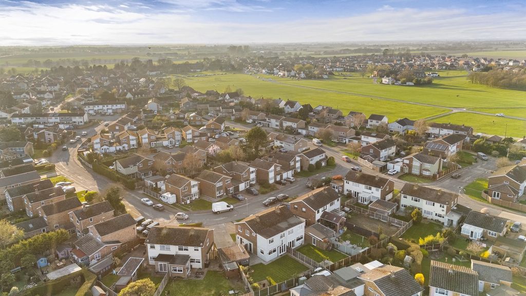 Property photo 2 of 23