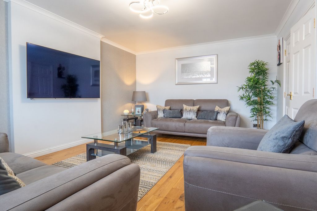 Property photo 2 of 44