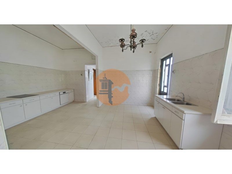 Property photo 2 of 25