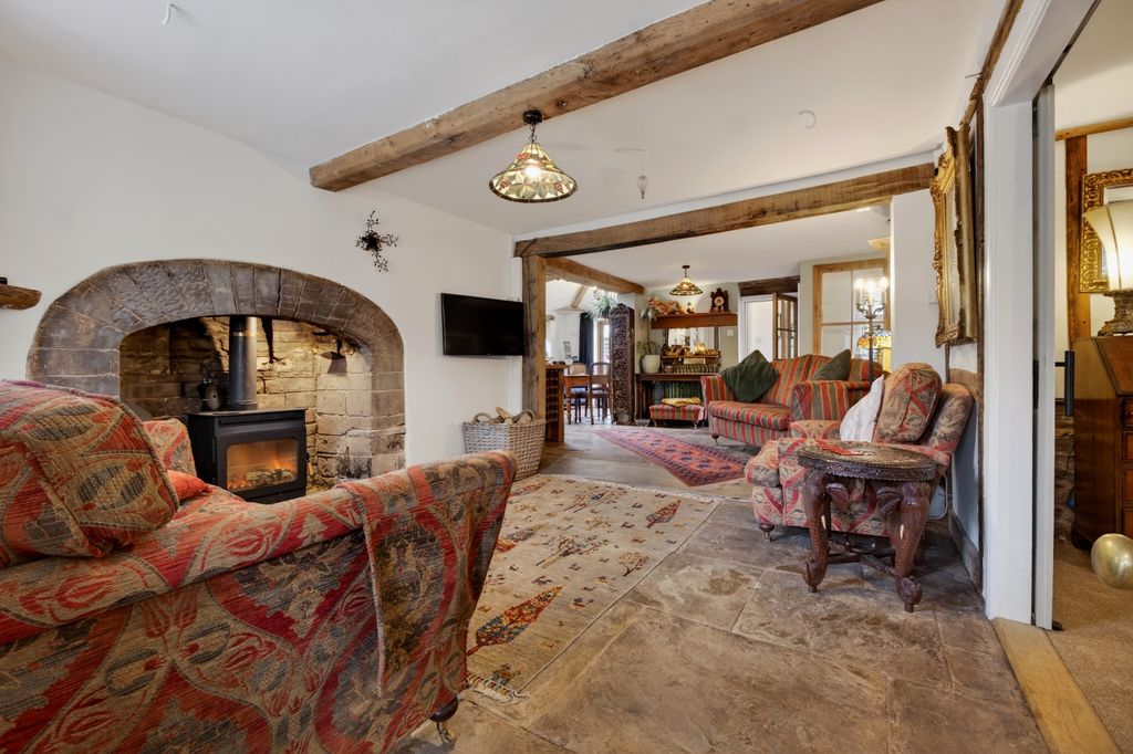 Property photo 2 of 45 Living Room