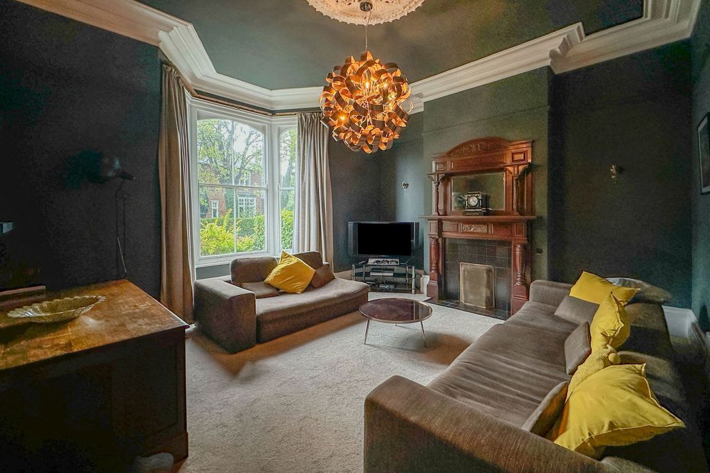 Property photo 2 of 16