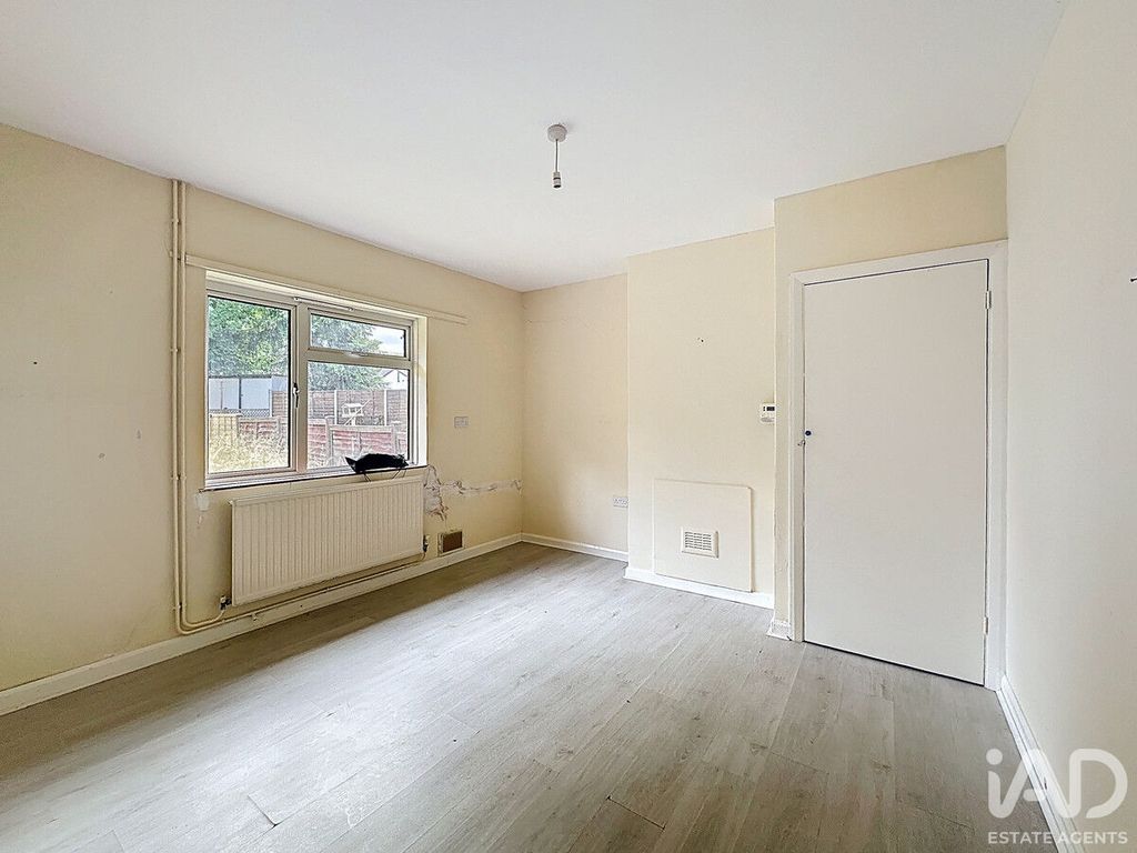 Property photo 3 of 8