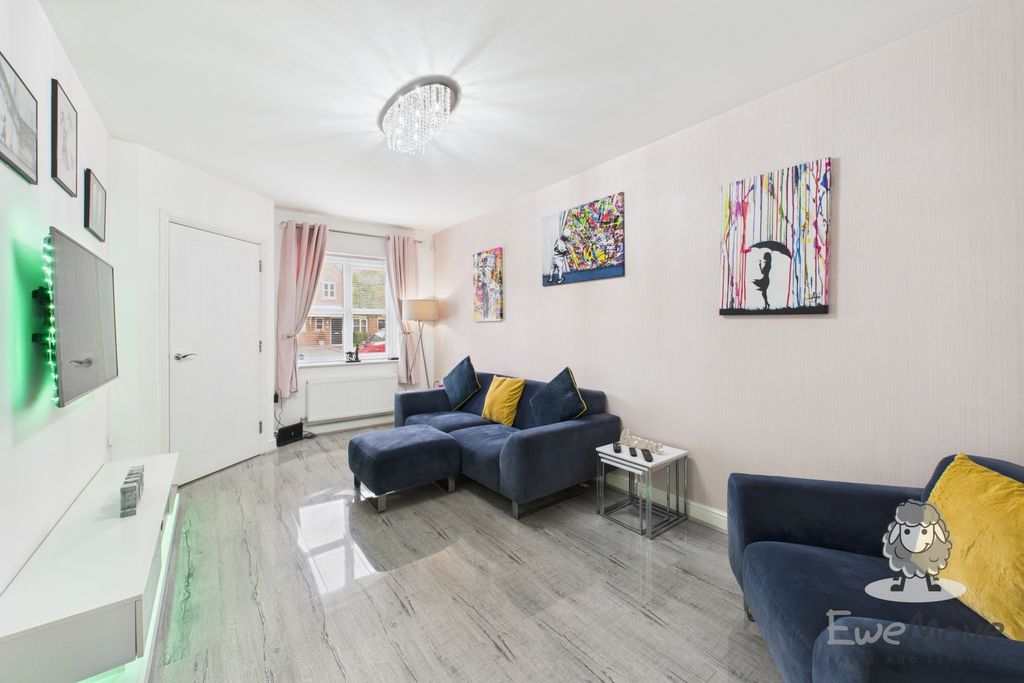 Property photo 3 of 16 4