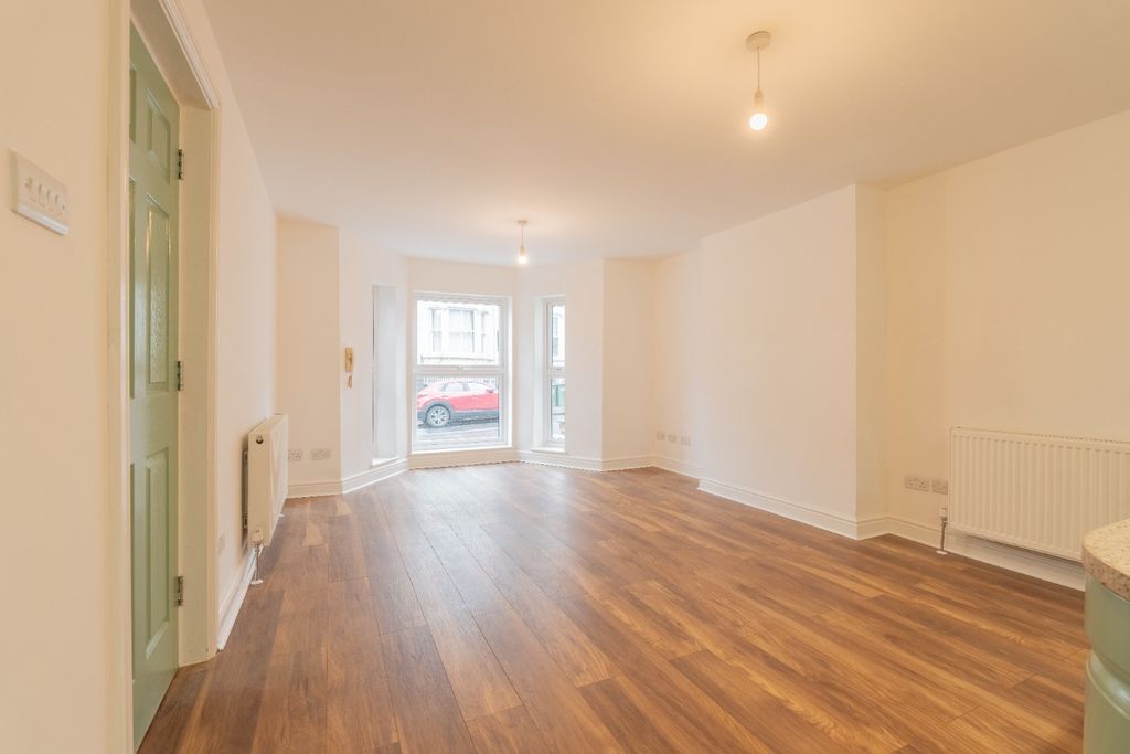 Property photo 2 of 20 4522082