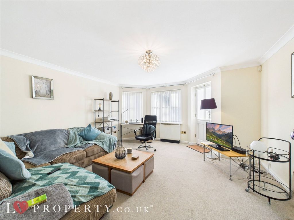 Property photo 3 of 17 Picture No. 04