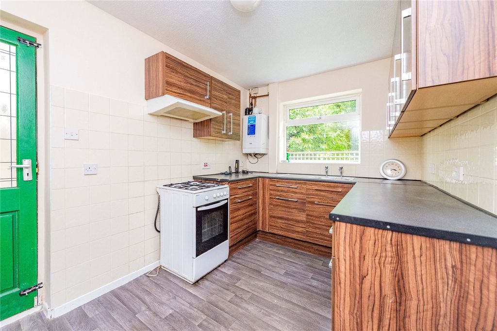 Property photo 2 of 33 Picture No. 19