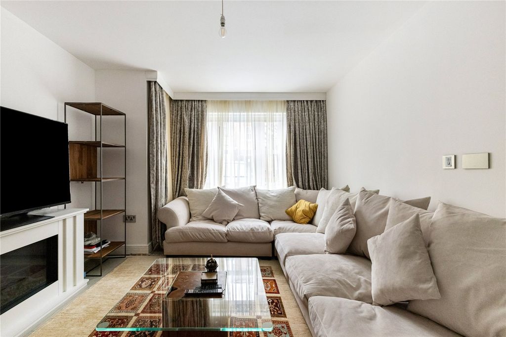 Property photo 2 of 13 Reception