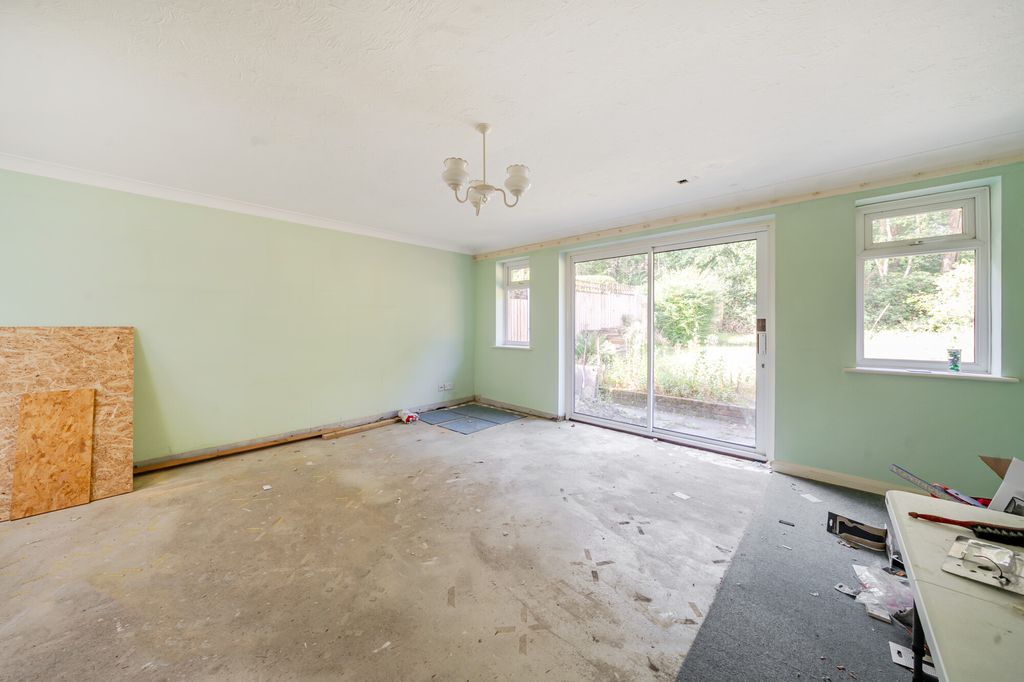 Property photo 3 of 13