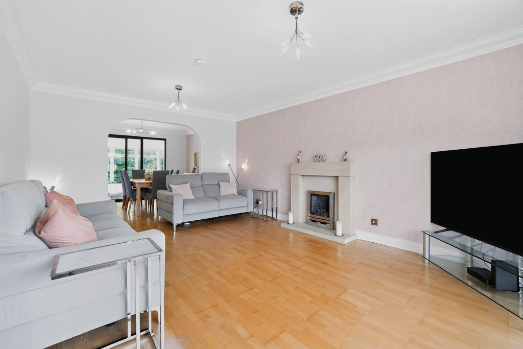 Property photo 3 of 23
