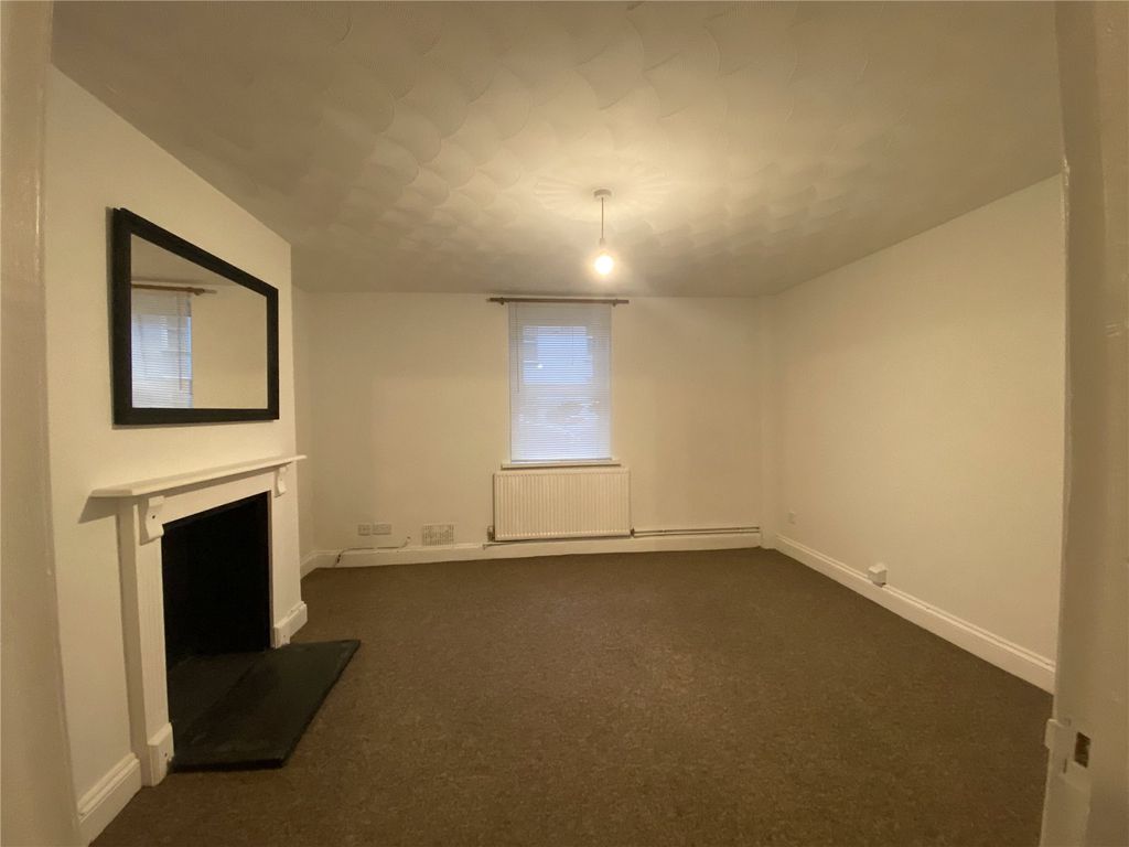 Property photo 2 of 12 Picture No. 10