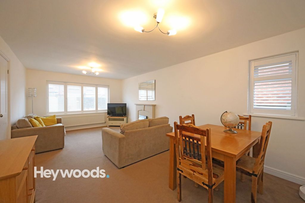 Property photo 2 of 34