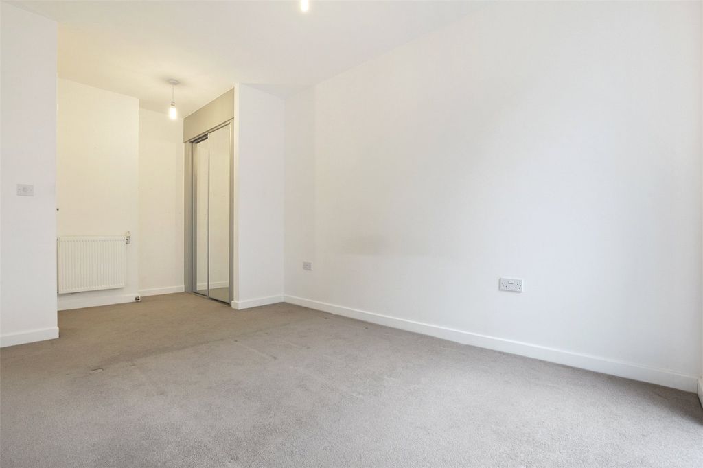 Property photo 3 of 5 Bedroom