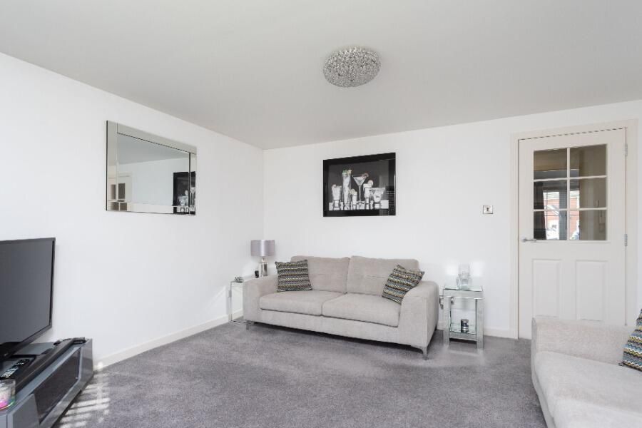 Property photo 2 of 11 Living Room