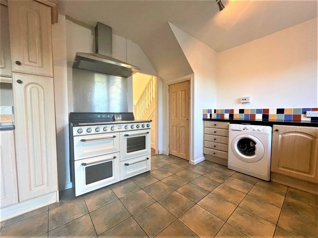 Property photo 3 of 15 Photo 10