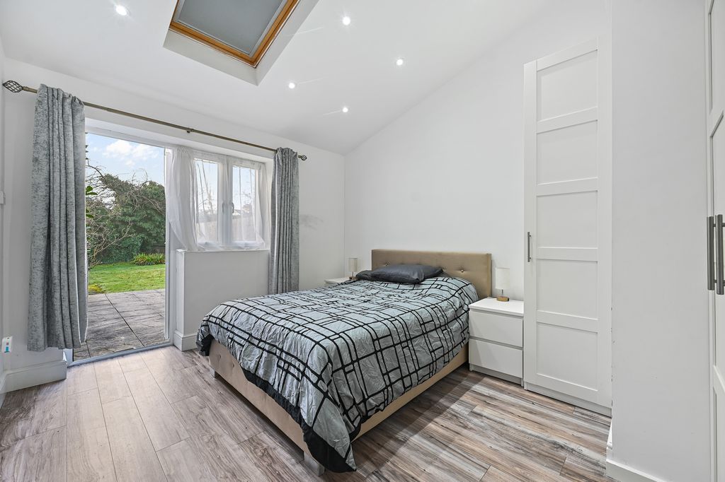 Property photo 1 of 7 Cs - 40B Northwick Avenue - Bedroom3 (1)