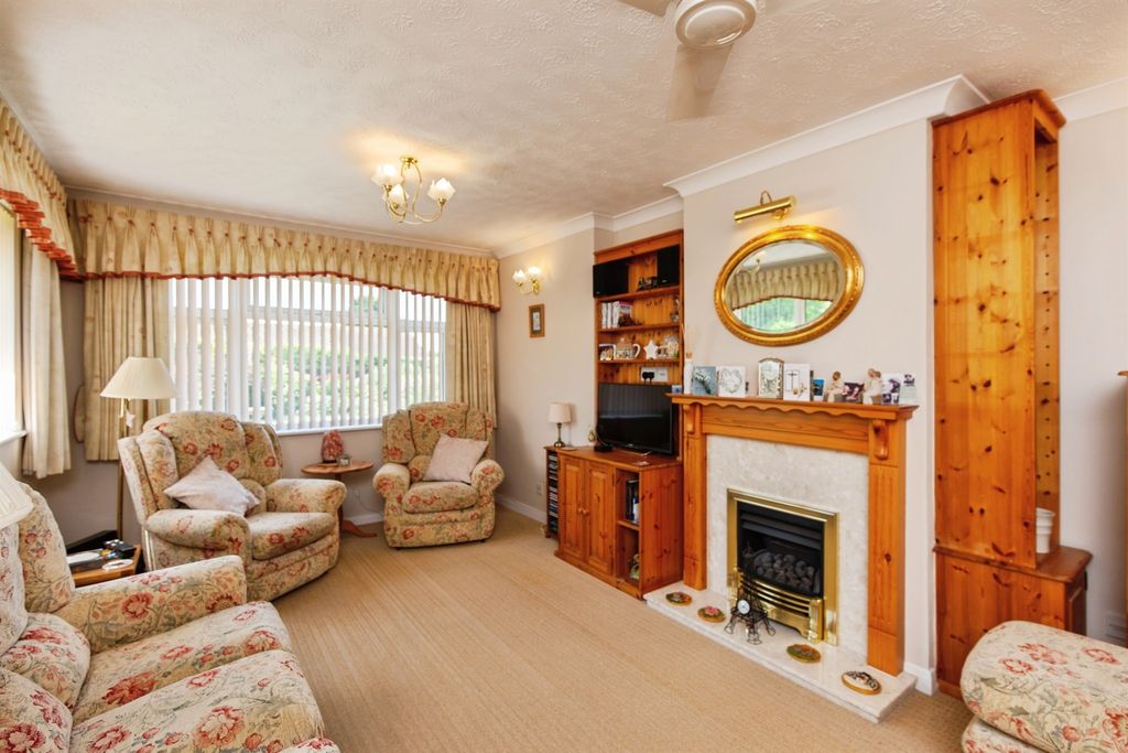Property photo 3 of 26