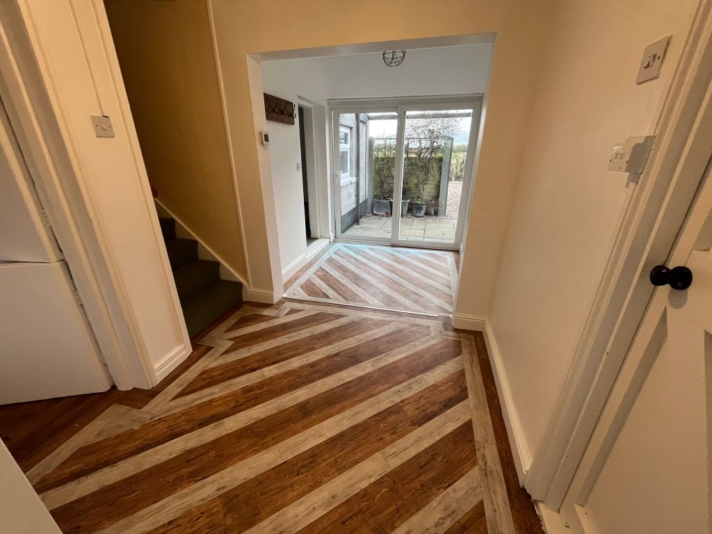 Property photo 3 of 22 Entrance Hallway