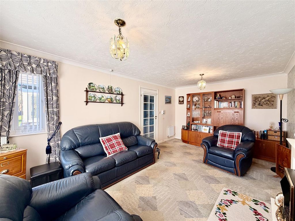 Property photo 3 of 12 3