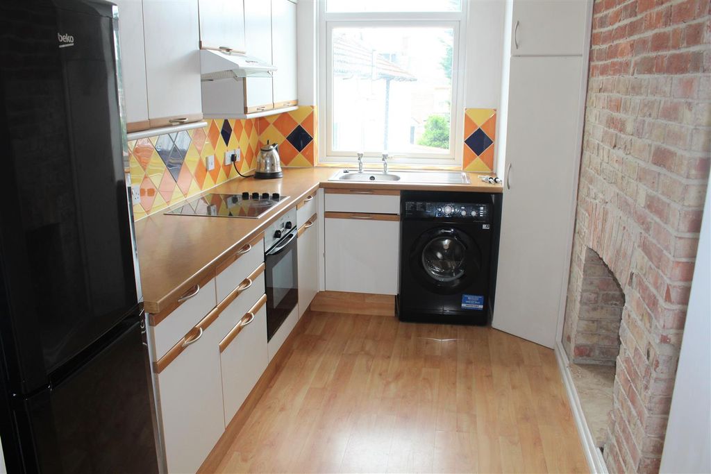 Property photo 3 of 4 Kitchen.Jpg