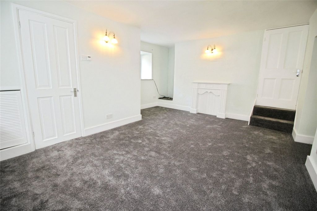 Property photo 2 of 18 Picture No. 14
