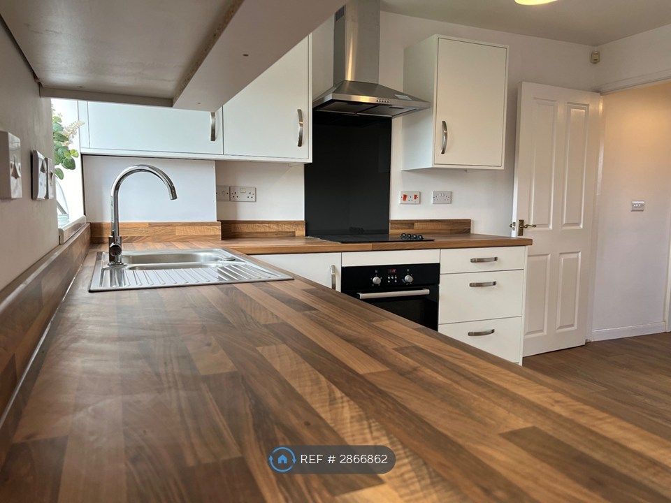 Property photo 1 of 31